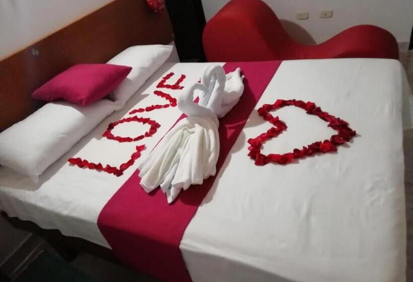 Номер Стандарт, Amazon