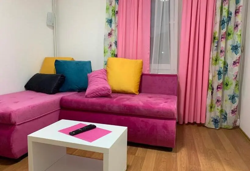 سوئیت با بالکن, La Apartamento Centroom