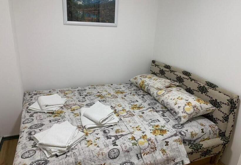سوئیت با بالکن, La Apartamento Centroom