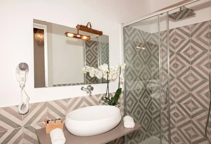اتاق لوکس, Don Giulio Luxurys Jacuzzi