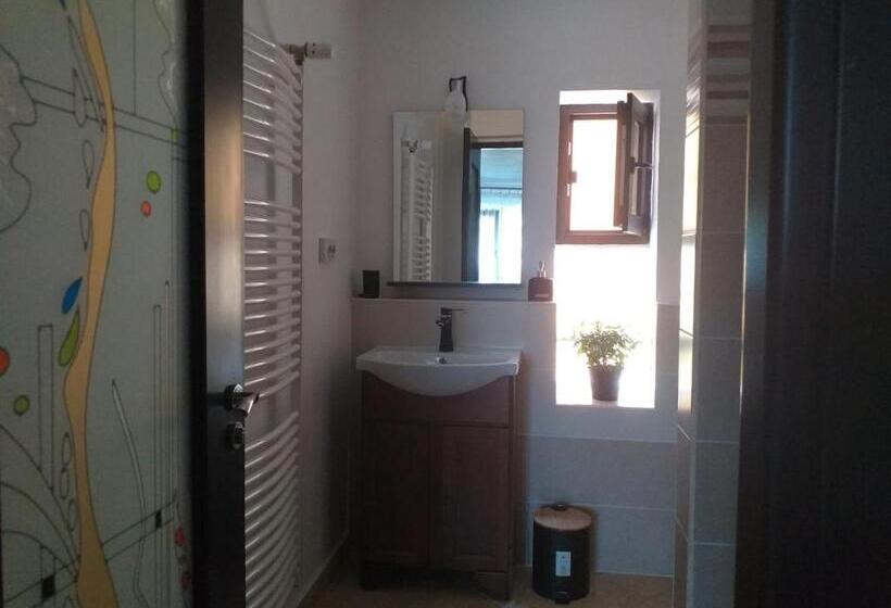 اتاق استاندارد چهار تخته, Casa Marronne