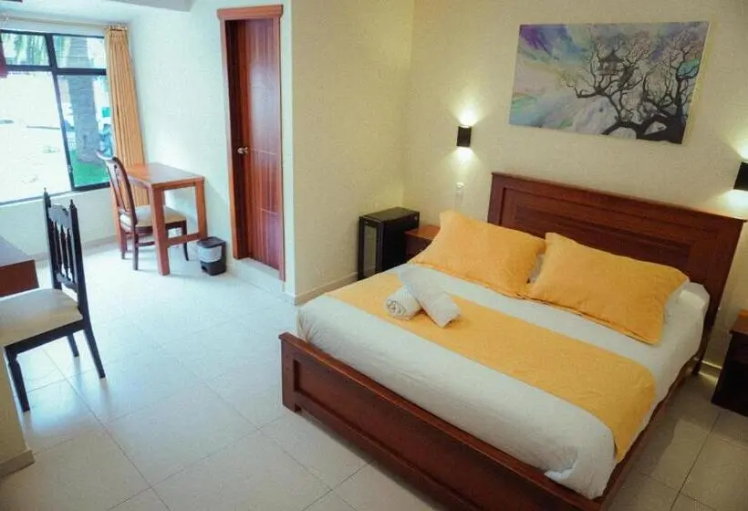 اتاق لوکس با تخت بزرگ, Hostal Cañalimeña