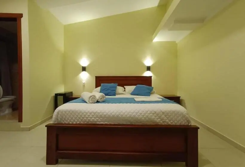 اتاق لوکس با تخت بزرگ, Hostal Cañalimeña
