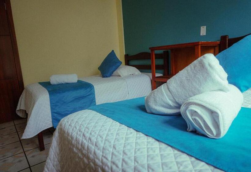 Номер Стандарт Трехместный, Hostal Cañalimeña