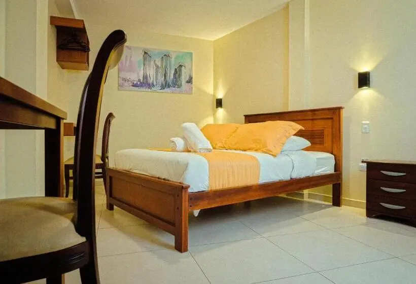 اتاق لوکس, Hostal Cañalimeña