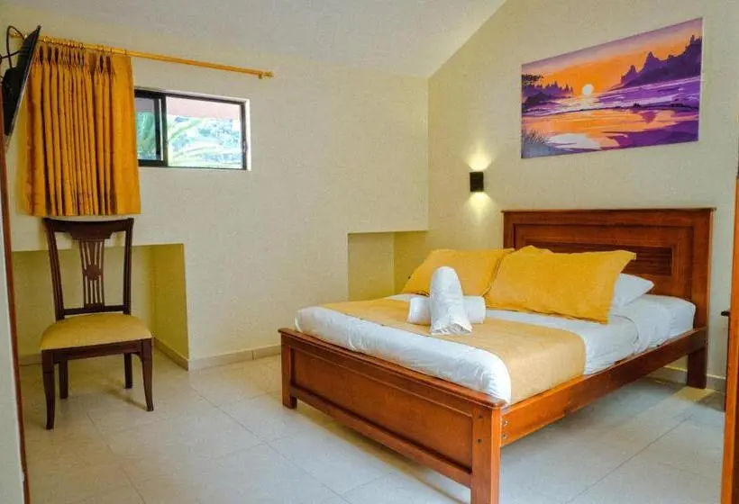 اتاق لوکس, Hostal Cañalimeña