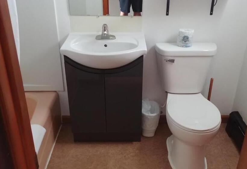 디럭스 룸, Falls Motel