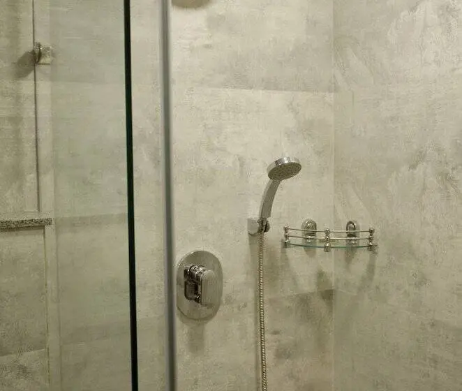 Deluxe Zimmer, Radiance