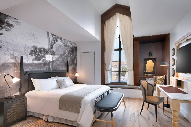 جناح سرير كينج, The Advenire, Autograph Collection