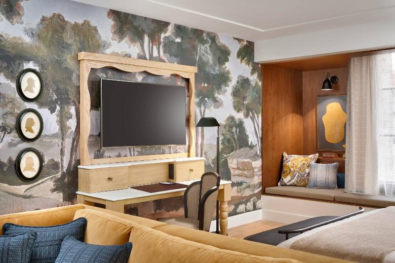 جناح سرير كينج, The Advenire, Autograph Collection