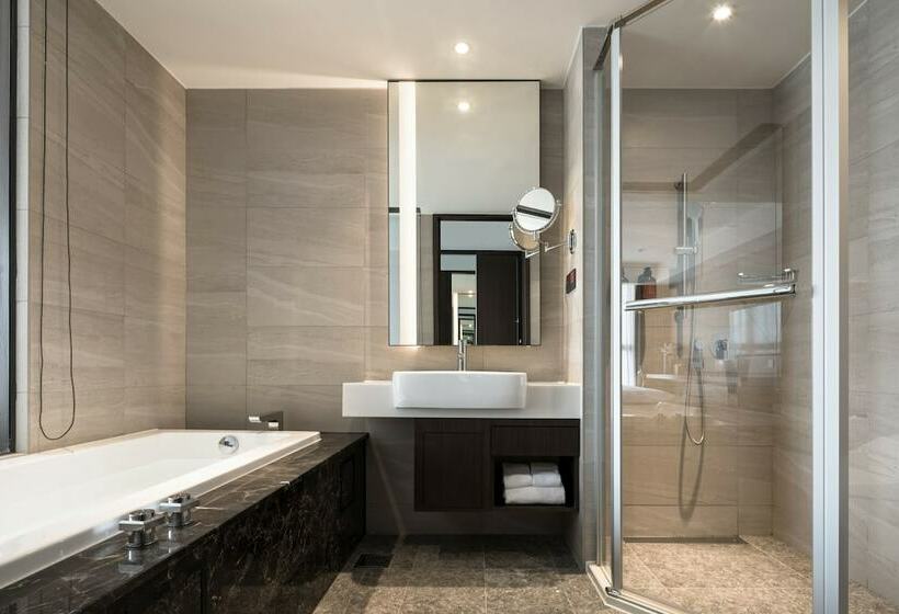 اتاق لوکس, Lakeshore Hotel Tainan