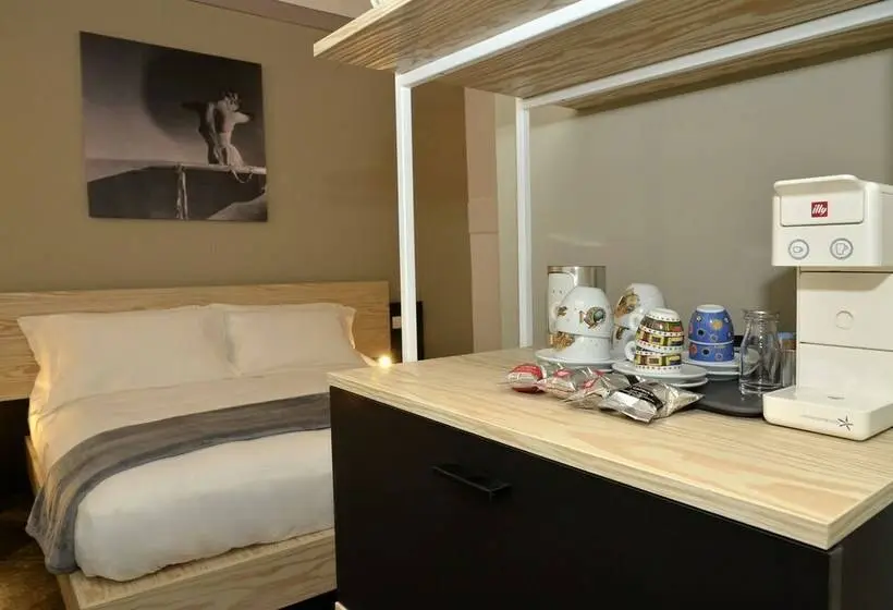 سوییت جونیور با بالکن, Regia Trazzera