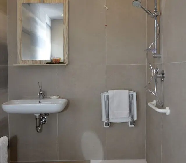 اتاق استاندارد برای معلولان, Regia Trazzera