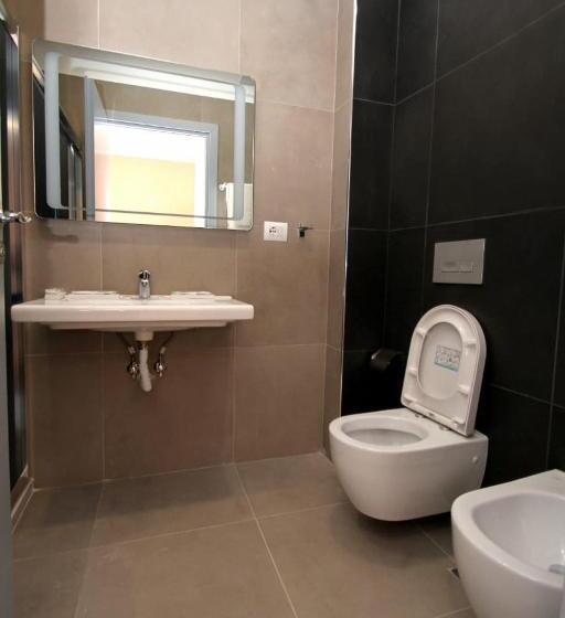 اتاق سه نفره سوپریور با چشمانداز دریا, Keshtjella Llogara