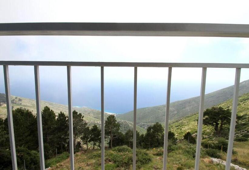 اتاق سه نفره سوپریور با چشمانداز دریا, Keshtjella Llogara