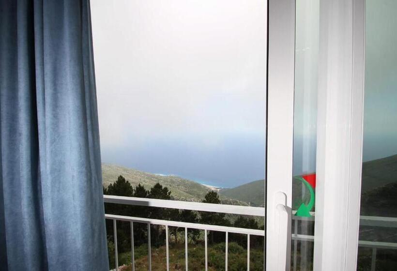 اتاق سوپریور چهار تخته, Keshtjella Llogara