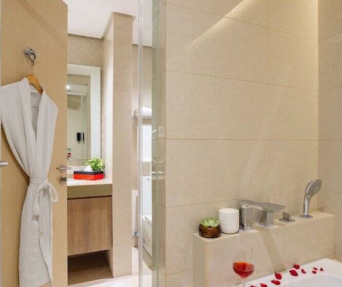 Полулюкс, Summit Hotel Greenhills