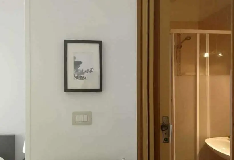 اتاق استاندارد سه نفره, Gatto Bianco Picone 19