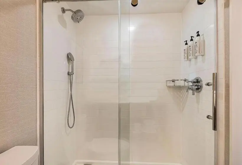 , Delta Hotels Nashville Airport