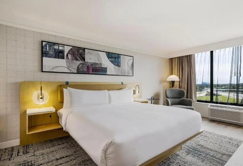 اتاق استاندارد با تخت بزرگ, Delta Hotels Nashville Airport