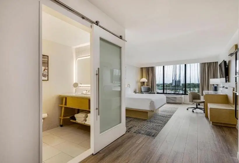 اتاق استاندارد با تخت بزرگ, Delta Hotels Nashville Airport