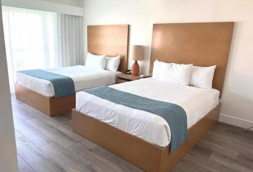 اتاق استاندارد با چشم‌انداز استخر, Capri Laguna On The Beach  A Boutique