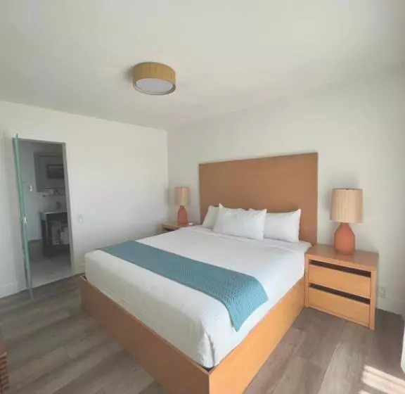 سوییت با چشم‌انداز دریا, Capri Laguna On The Beach  A Boutique