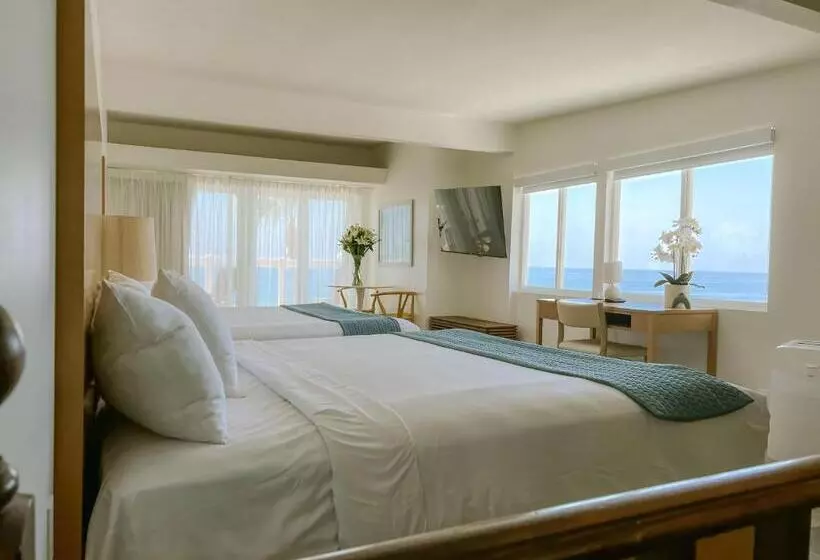 سوییت جونیور با چشم‌انداز دریا, Capri Laguna On The Beach  A Boutique