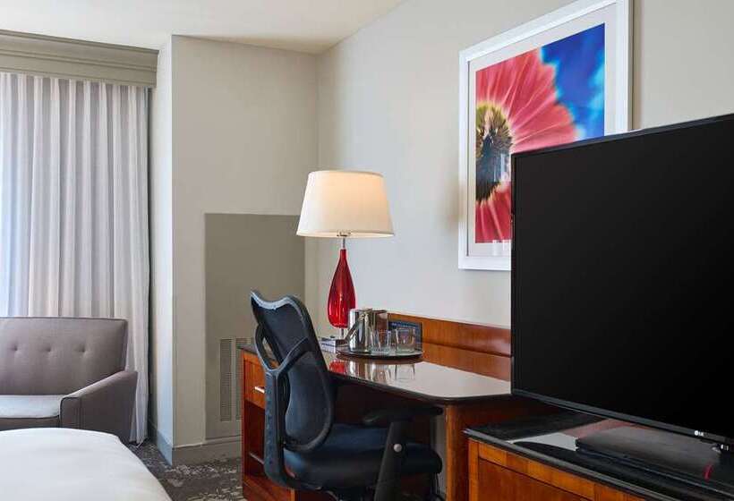 غرفة قياسية سرير كينج لذوى الإحتياجات الخاصة, Doubletree By Hilton Gainesville