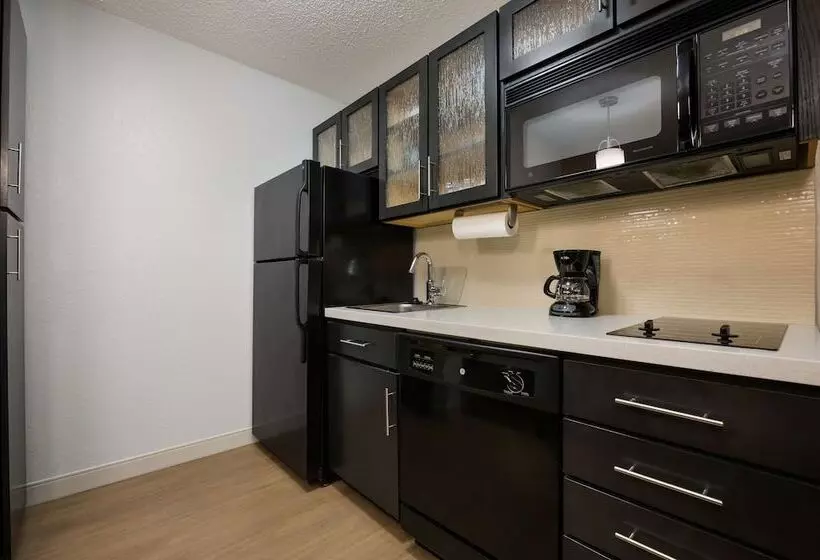 سوییت, Sonesta Simply Suites Huntsville Research Park