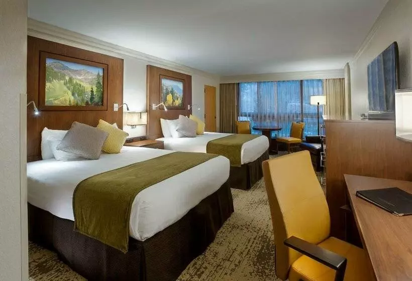 Classic Room Queen Bed, Cliff Lodge And Spa
