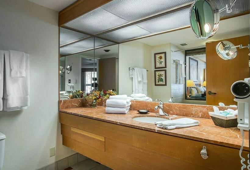 클래식 룸 퀸 침대, Cliff Lodge And Spa