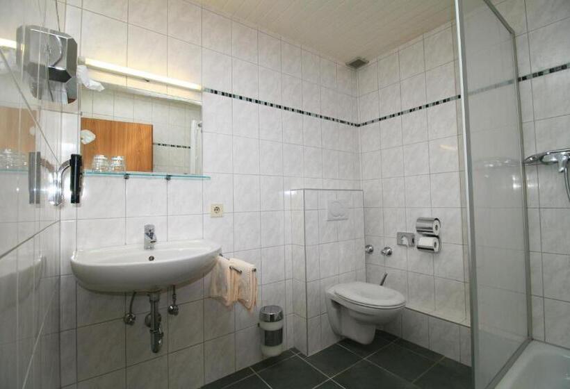 스탠다드 트리플 룸, Landgasthof Auerschmiede