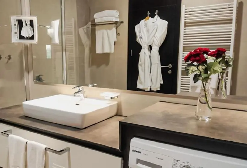 2 Bedrooms Apartment City View, Bosmal Arjaan By Rotana
