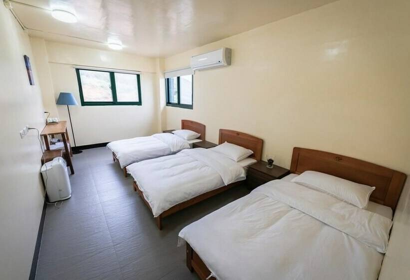 Triple Room Sea View, 06 Gather Point