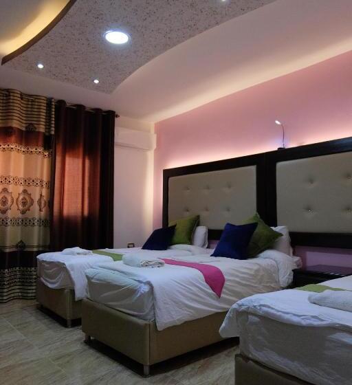 اتاق لوکس سه تخته, Petra Guests