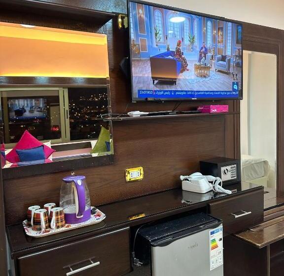 اتاق لوکس چهار تخته, Petra Guests