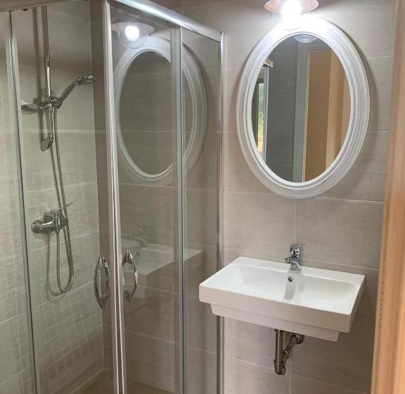 اتاق استاندارد چهار تخته, Le Tre Colonne