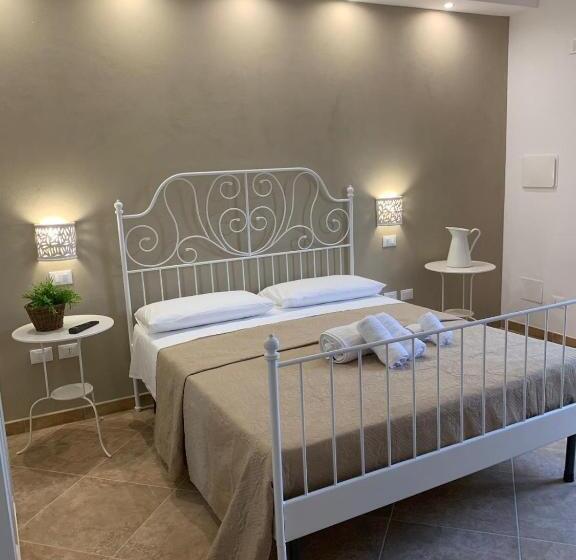 اتاق استاندارد چهار تخته, Le Tre Colonne