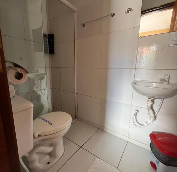 标准三人间, Pinto Martins