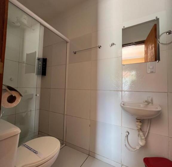 标准单人间, Pinto Martins