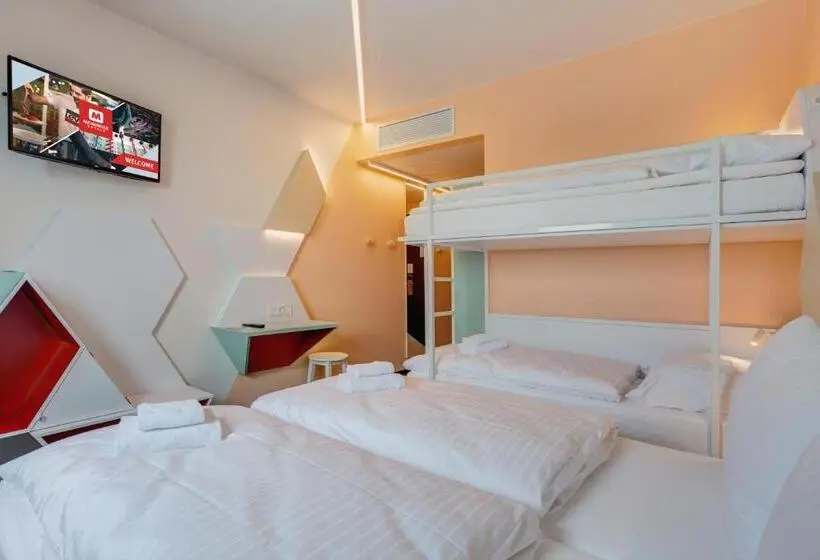 スタンダード4人部屋, Meininger Hotel Heidelberg Hauptbahnhof