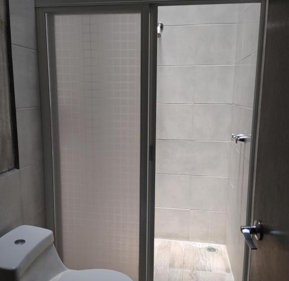 اتاق استاندارد سه نفره, El Descanso