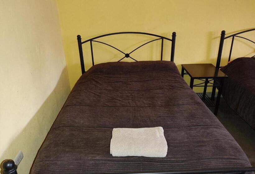 اتاق استاندارد سه نفره, El Descanso