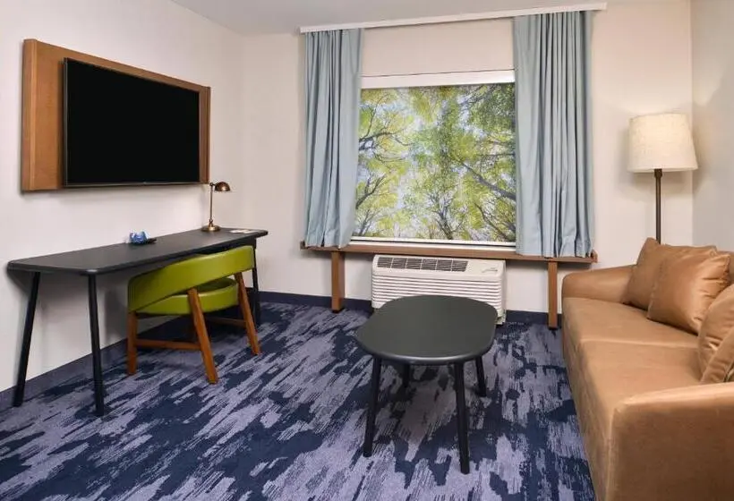 キングサイズベッドのスイートルーム, Fairfield Inn & Suites By Marriott Canton