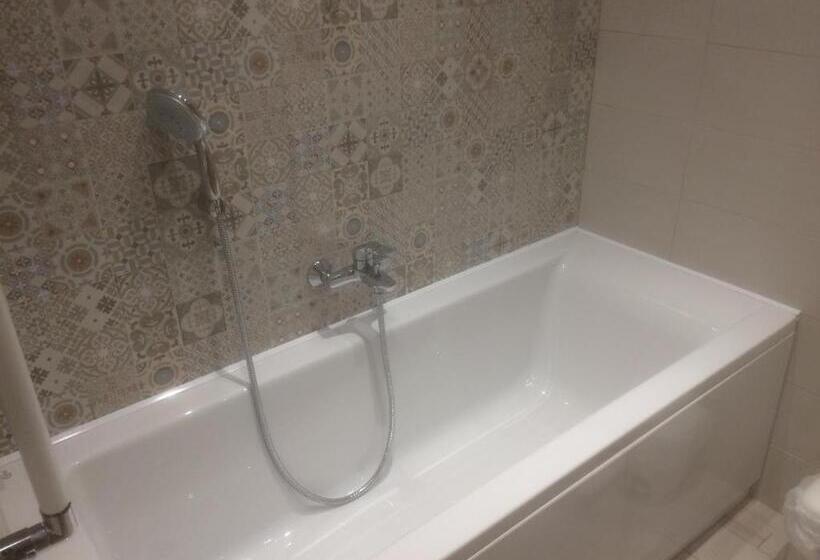 标准间, Guest House Berzefi