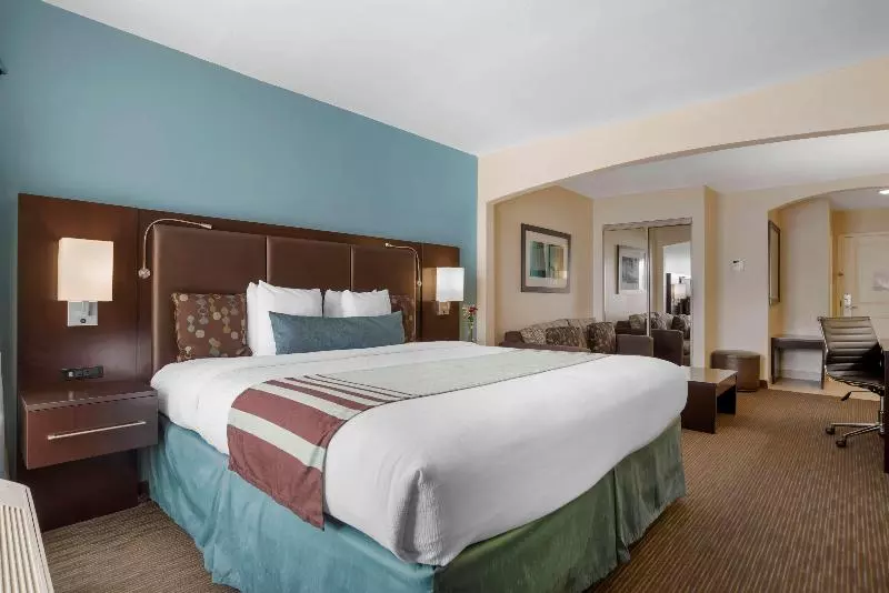 キングサイズベッドのスイートルーム, Best Western Plus Tallahassee North
