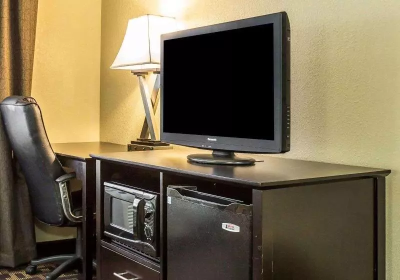 キングサイズベッドのスタンダードルーム, Quality Inn Lincolnton