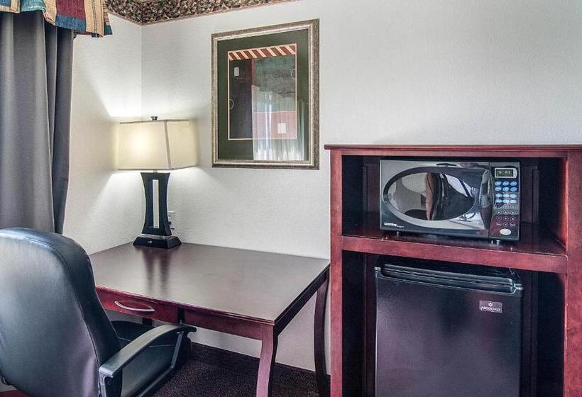 غرفه قياسيه سريرين مزدوجين, Quality Inn