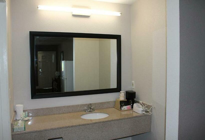 غرفة قياسية سرير كينج, Quality Inn & Suites Port Arthur  Nederland